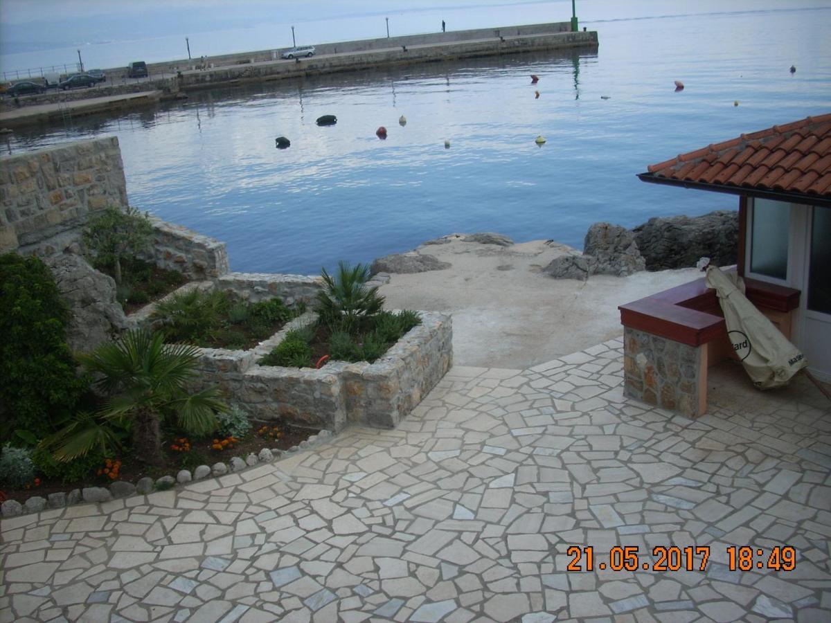 Apartment At Sea Lovran Exterior photo